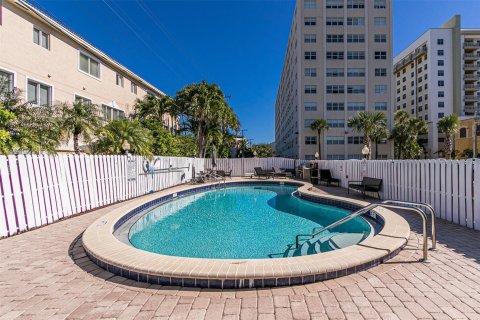 Condominio en venta en Fort Lauderdale, Florida, 1 dormitorio, 87.33 m2 № 1142238 - foto 11