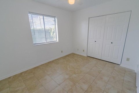 House in Lake Worth, Florida 3 bedrooms, 117.71 sq.m. № 1142198 - photo 8