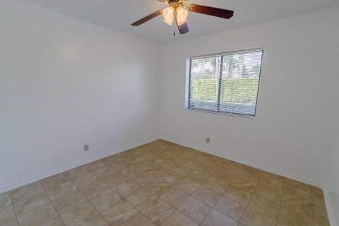 House in Lake Worth, Florida 3 bedrooms, 117.71 sq.m. № 1142198 - photo 7