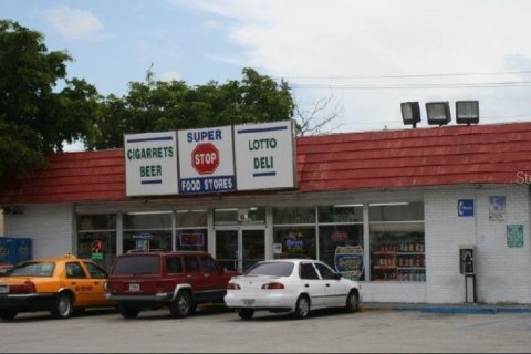 Commercial property in Miami, Florida 325.44 sq.m. № 1426717 - photo 1