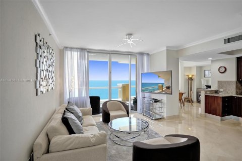 Copropriété à louer à Sunny Isles Beach, Floride: 3 chambres, 205.69 m2 № 14178 - photo 14