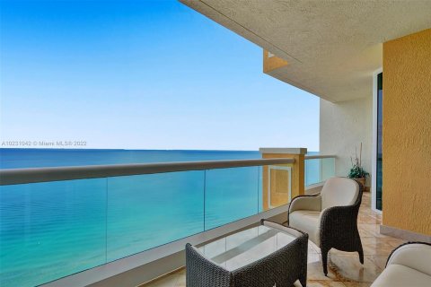Copropriété à louer à Sunny Isles Beach, Floride: 3 chambres, 205.69 m2 № 14178 - photo 8