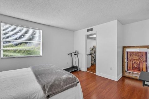 Condo in Miami, Florida, 3 bedrooms  № 1102860 - photo 21