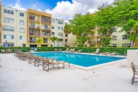 Copropriété à vendre à Miami, Floride: 3 chambres, 112.04 m2 № 1102860 - photo 29