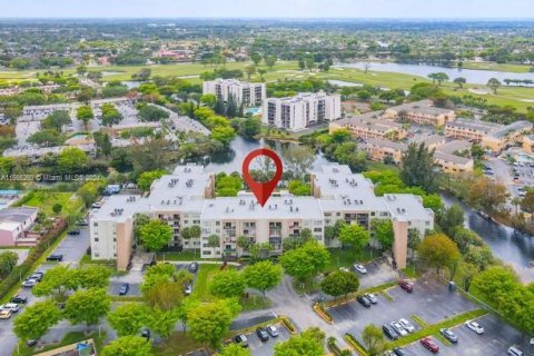 Copropriété à vendre à Miami, Floride: 3 chambres, 112.04 m2 № 1102860 - photo 3