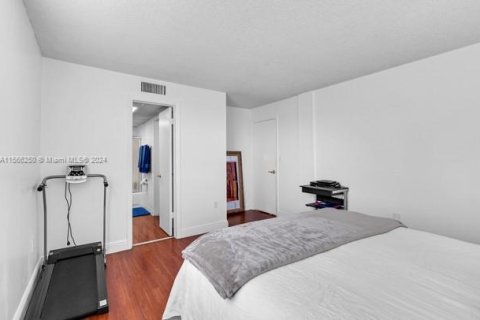 Condo in Miami, Florida, 3 bedrooms  № 1102860 - photo 20