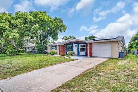 House in New Port Richey, Florida 3 bedrooms, 97.73 sq.m. № 1318633 - photo 4