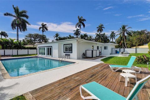 Villa ou maison à vendre à North Bay Village, Floride: 3 chambres, 212.19 m2 № 876291 - photo 11