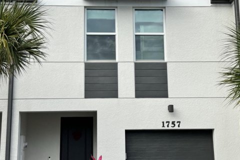 Townhouse in West Palm Beach, Florida 3 bedrooms, 135.08 sq.m. № 1003735 - photo 13