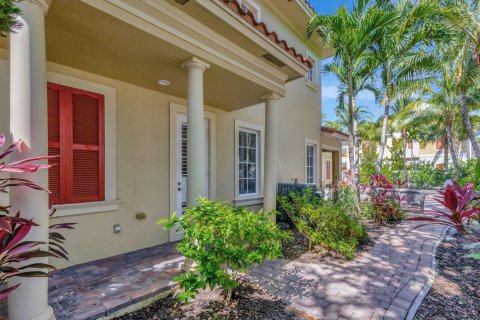 House in Jupiter, Florida 4 bedrooms, 310.85 sq.m. № 1187277 - photo 9