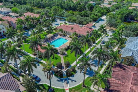 Villa ou maison à vendre à Jupiter, Floride: 4 chambres, 310.85 m2 № 1187277 - photo 2