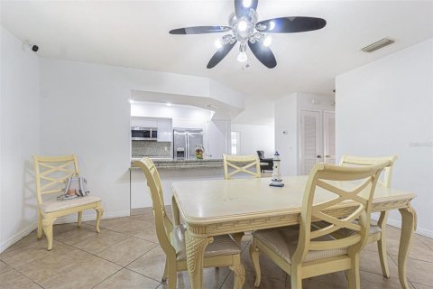 Casa en venta en Tampa, Florida, 4 dormitorios, 158.21 m2 № 1364294 - foto 16