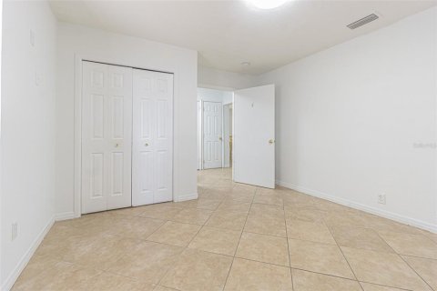 House in Tampa, Florida 4 bedrooms, 158.21 sq.m. № 1364294 - photo 20