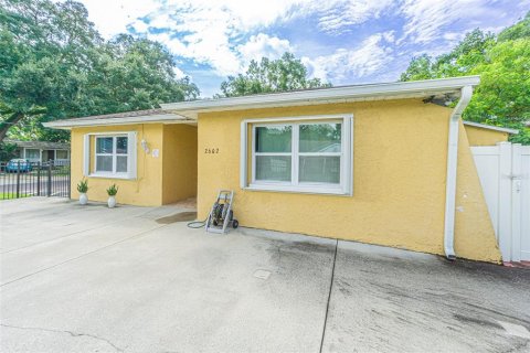 House in Tampa, Florida 4 bedrooms, 158.21 sq.m. № 1364294 - photo 30