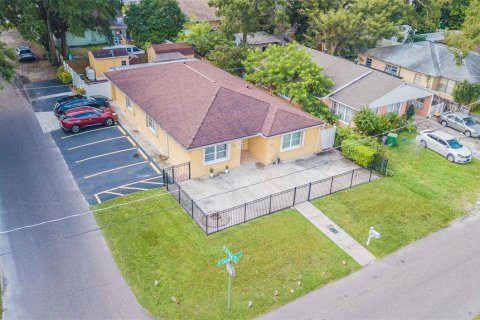 Casa en venta en Tampa, Florida, 4 dormitorios, 158.21 m2 № 1364294 - foto 1