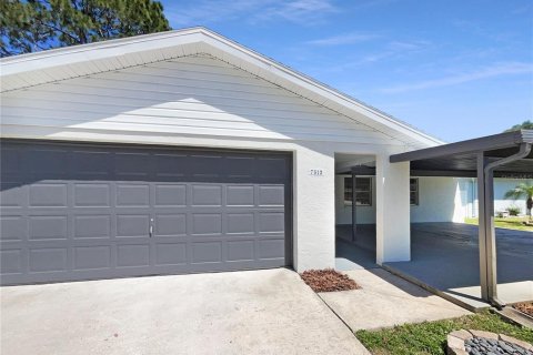 House in Tampa, Florida 4 bedrooms, 141.95 sq.m. № 1140018 - photo 7