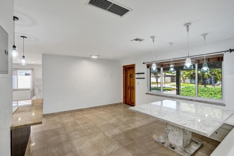 Casa en venta en Deerfield Beach, Florida, 3 dormitorios, 225.75 m2 № 1168508 - foto 29