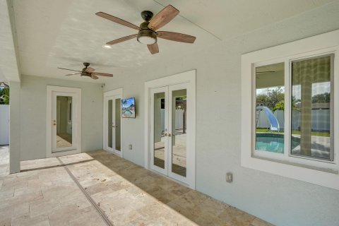 Casa en venta en Deerfield Beach, Florida, 3 dormitorios, 225.75 m2 № 1168508 - foto 2