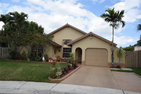 House in Sunrise, Florida 3 bedrooms, 137.5 sq.m. № 1081721 - photo 17