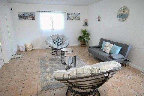 Immobilier commercial à vendre à Edgewater, Floride: 211.07 m2 № 1375232 - photo 2