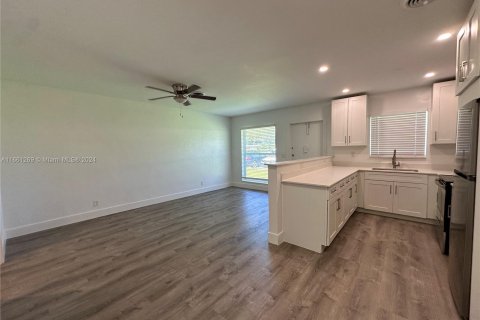 Apartamento en alquiler en Hollywood, Florida, 1 dormitorio № 1367623 - foto 6