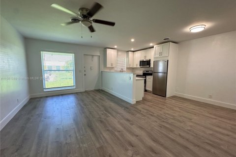 Apartamento en alquiler en Hollywood, Florida, 1 dormitorio № 1367623 - foto 3