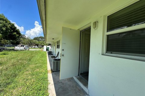 Apartamento en alquiler en Hollywood, Florida, 1 dormitorio № 1367623 - foto 23