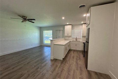 Apartamento en alquiler en Hollywood, Florida, 1 dormitorio № 1367623 - foto 7