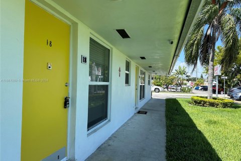 Apartamento en alquiler en Hollywood, Florida, 1 dormitorio № 1367623 - foto 25