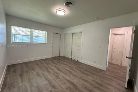 Apartamento en alquiler en Hollywood, Florida, 1 dormitorio № 1367623 - foto 18