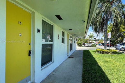 Apartamento en alquiler en Hollywood, Florida, 1 dormitorio № 1367623 - foto 24