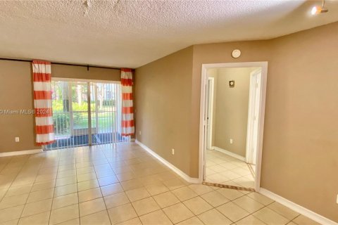 Copropriété à vendre à Hollywood, Floride: 2 chambres, 76.18 m2 № 949490 - photo 6