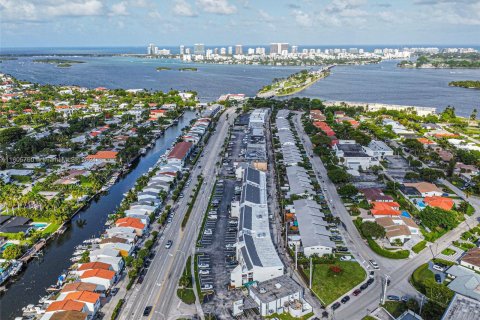 Condo in North Miami, Florida, 2 bedrooms  № 1226146 - photo 10