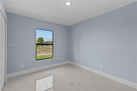 Propiedad comercial en venta en Lehigh Acres, Florida № 1374217 - foto 23