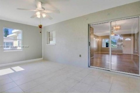 House in Port St. Lucie, Florida 3 bedrooms, 112.23 sq.m. № 1272654 - photo 5