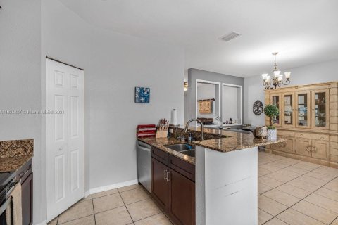 Adosado en venta en Miramar, Florida, 4 dormitorios, 195.37 m2 № 1272611 - foto 6