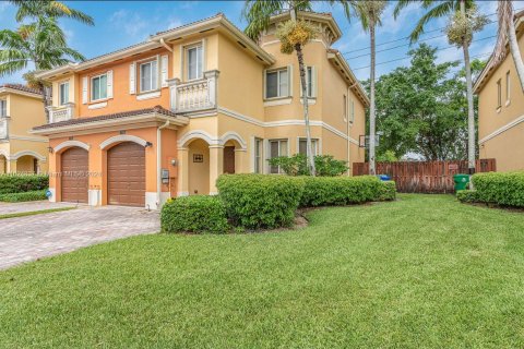 Adosado en venta en Miramar, Florida, 4 dormitorios, 195.37 m2 № 1272611 - foto 1