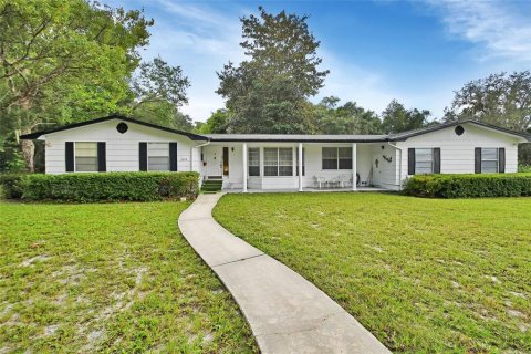 House in DeLand, Florida 3 bedrooms, 187.57 sq.m. № 1324734 - photo 1