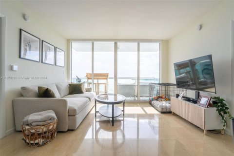 Condo in Miami, Florida, 2 bedrooms  № 1289178 - photo 11