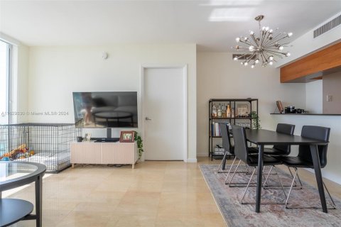 Condo in Miami, Florida, 2 bedrooms  № 1289178 - photo 15