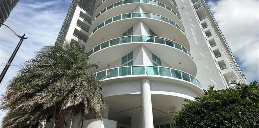 Condo in Miami, Florida, 2 bedrooms  № 1289178