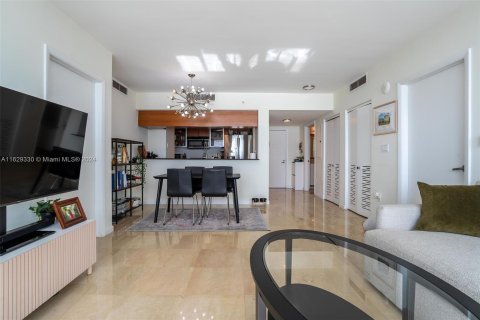 Condo in Miami, Florida, 2 bedrooms  № 1289178 - photo 17