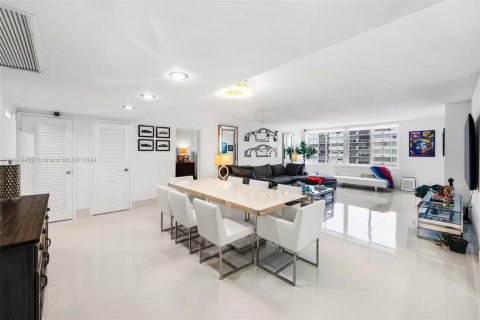 Condominio en venta en Miami Beach, Florida, 2 dormitorios, 144 m2 № 1289225 - foto 13