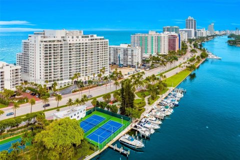 Condominio en venta en Miami Beach, Florida, 2 dormitorios, 144 m2 № 1289225 - foto 1