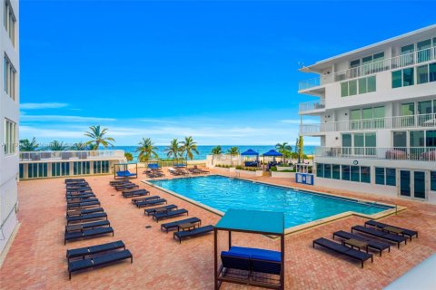 Condominio en venta en Miami Beach, Florida, 2 dormitorios, 144 m2 № 1289225 - foto 2