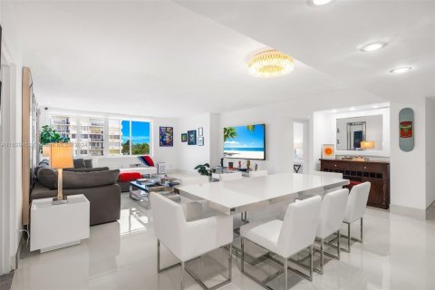 Condominio en venta en Miami Beach, Florida, 2 dormitorios, 144 m2 № 1289225 - foto 12