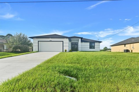 Villa ou maison à vendre à Lehigh Acres, Floride: 3 chambres, 144.65 m2 № 1289226 - photo 1