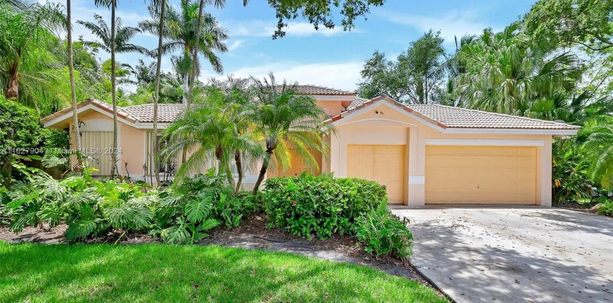 Casa en Cutler Bay, Florida 4 dormitorios, 252.32 m2 № 1282139