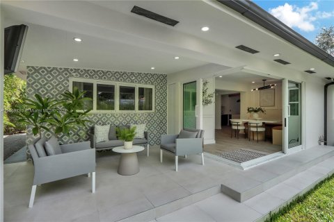 Casa en venta en Coral Gables, Florida, 3 dormitorios, 193.24 m2 № 1364942 - foto 23