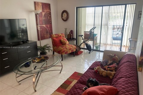 Condo in Miami, Florida, 2 bedrooms  № 1364904 - photo 6